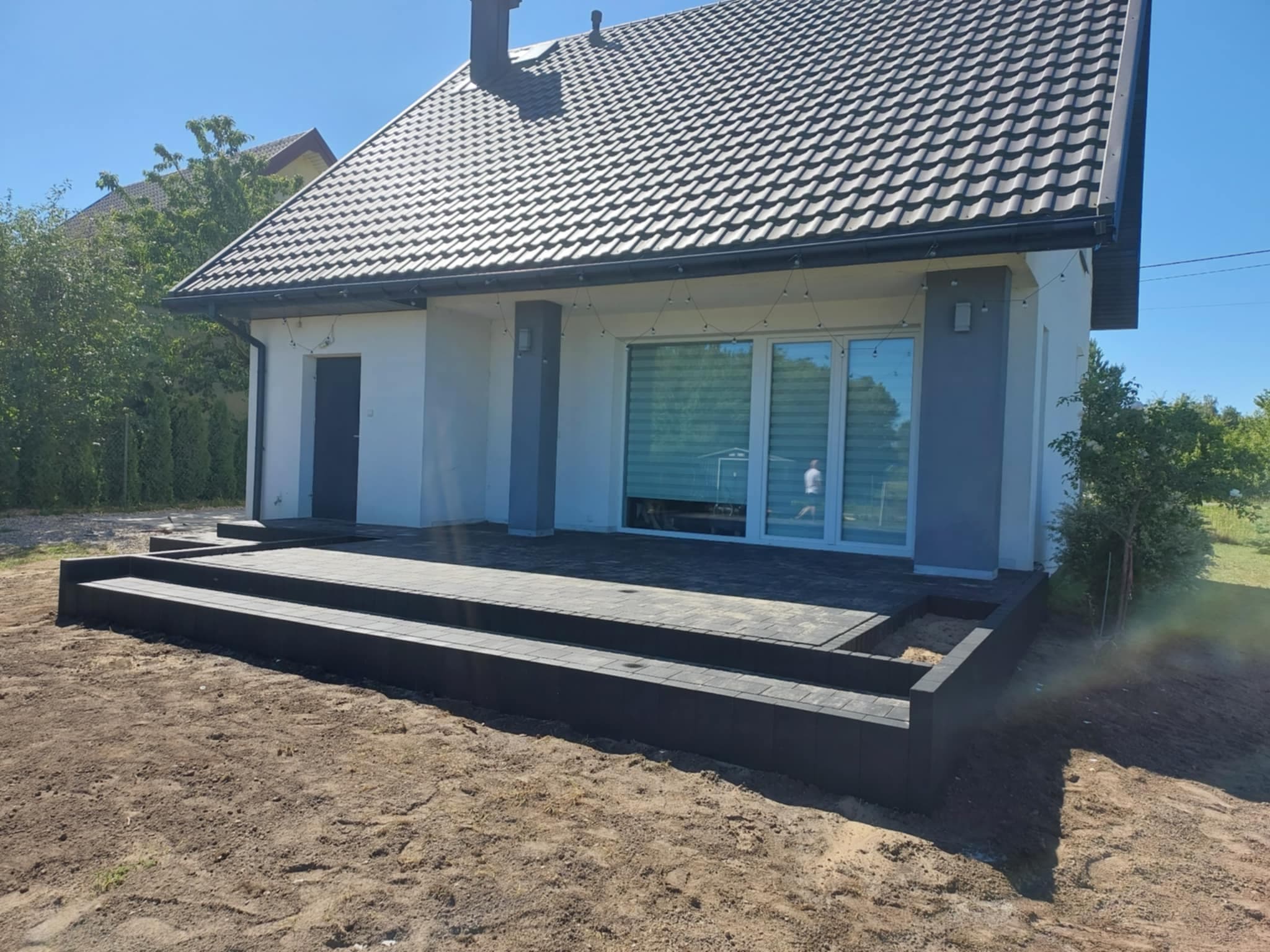 Taras przy domu z kostki brukowej Białystok